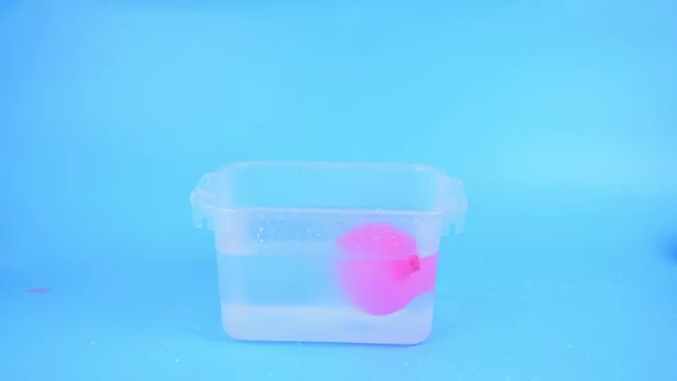 轻盈的冰气球