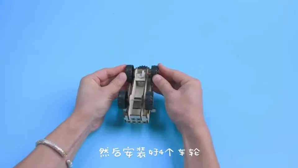 吉普车